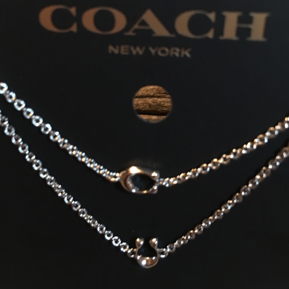 🐴Coach® Women’s Silver CC Necklace NEW🐴